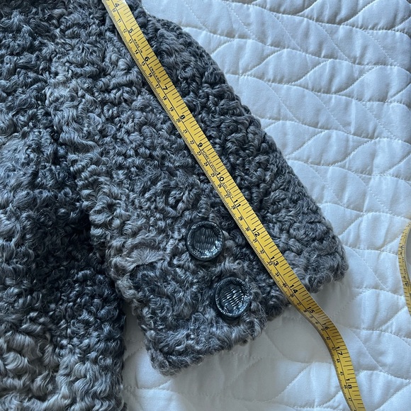 Cropped Persian sheepskin coat - Picture 4 of 7